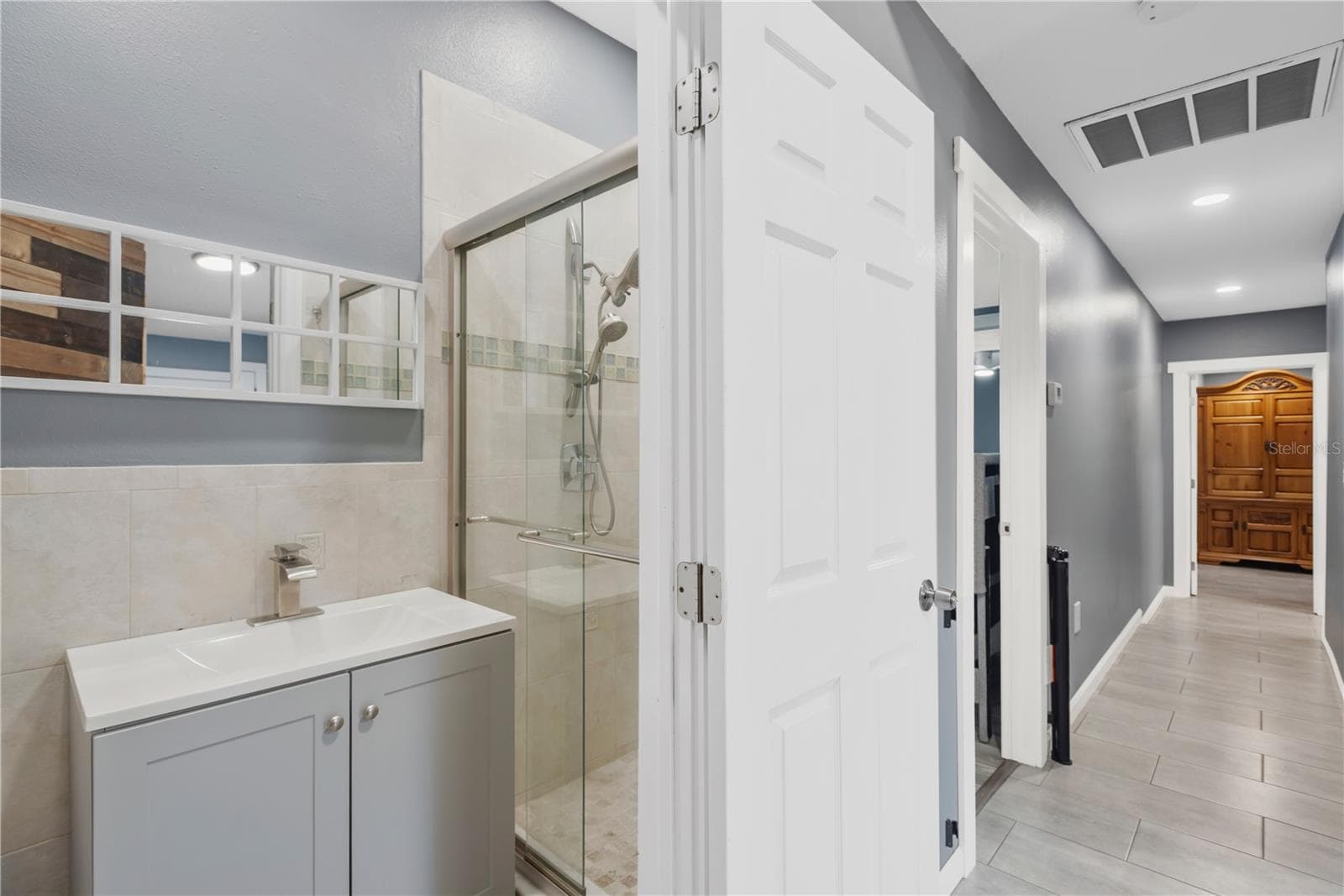 Guest Bathroom - 2054 SAFFOLD PARK DR, RUSKIN