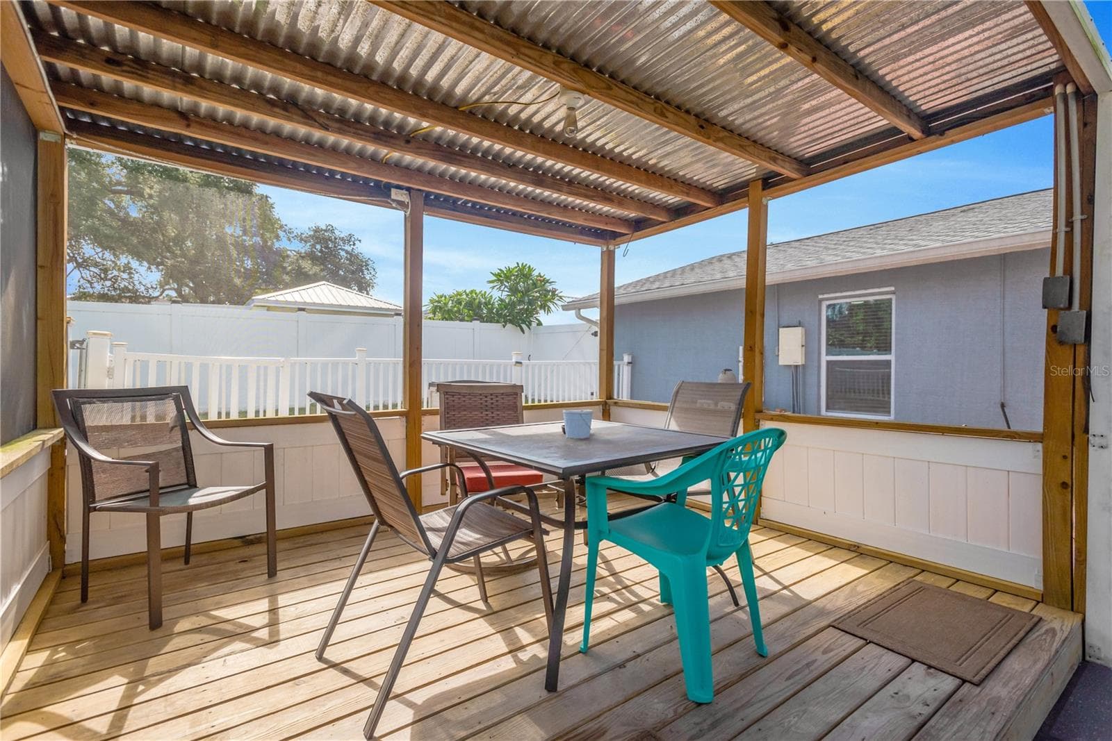 Single Family Residence at 2054 SAFFOLD PARK DR, RUSKIN, photo 24 of 33