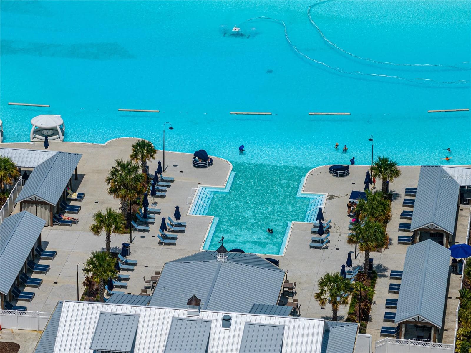Crystal Lagoon with unlimited access for residents - 16959 SCUBA CREST ST, WIMAUMA