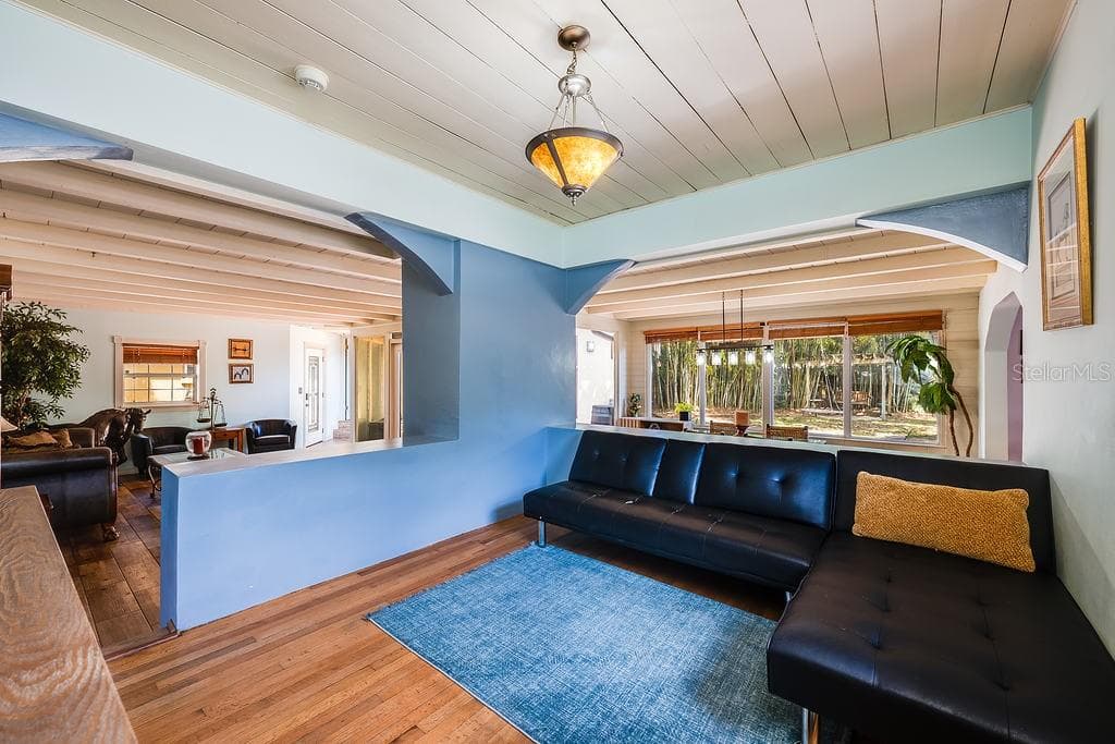 Single Family Residence at 1835 OAK LN, ORLANDO, photo 17 of 62