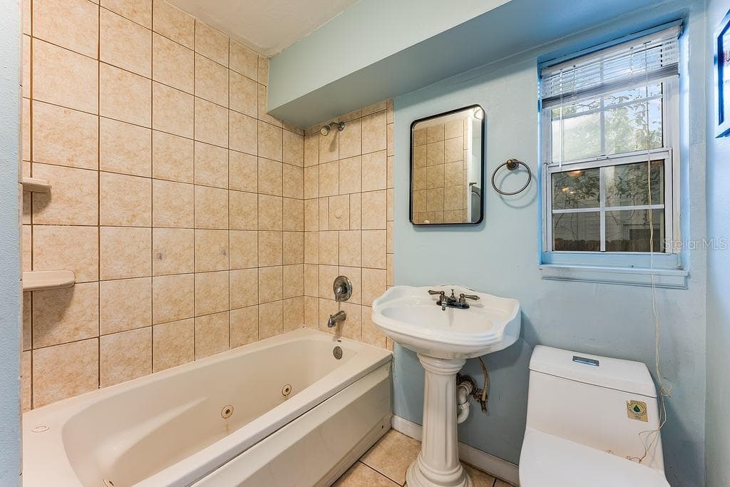 Single Family Residence at 1835 OAK LN, ORLANDO, photo 29 of 62