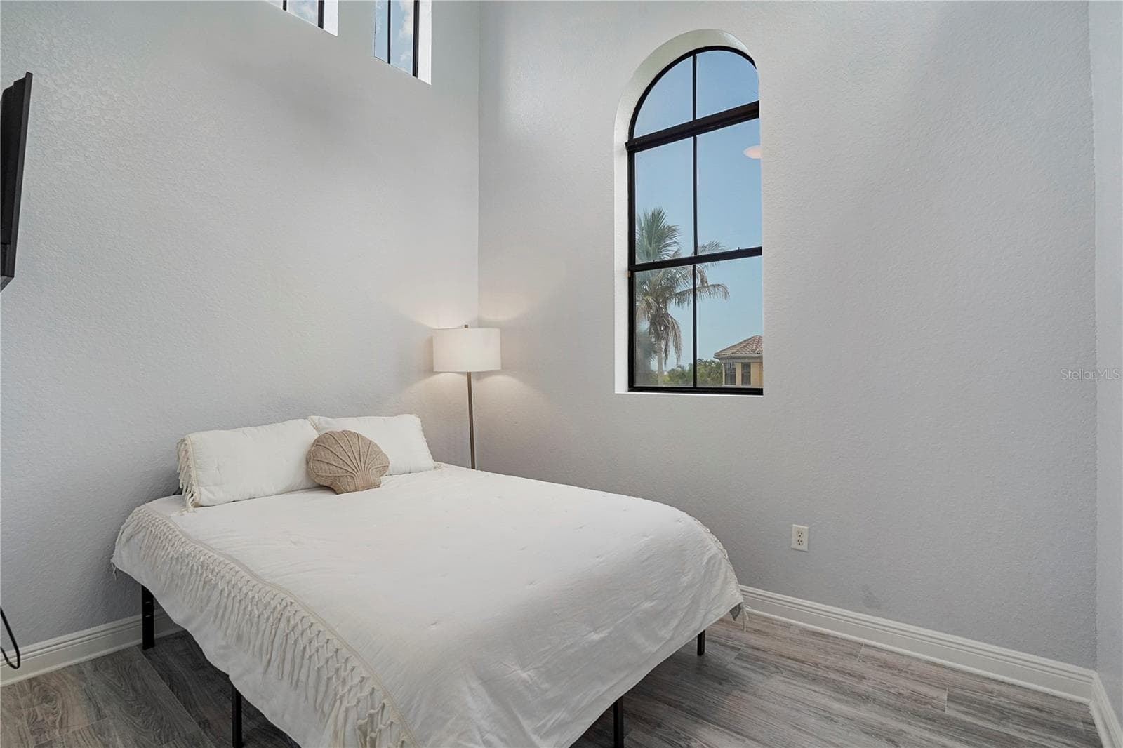 Fourth Bedroom with very high ceilings - 1650 ASSISI DR #16, SARASOTA