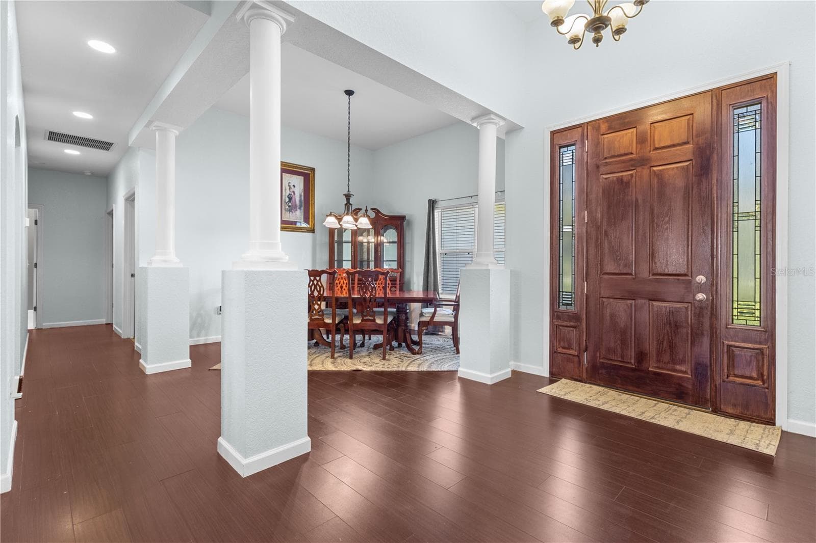 Entry Foyer - 324 NE 300TH ST, CROSS CITY