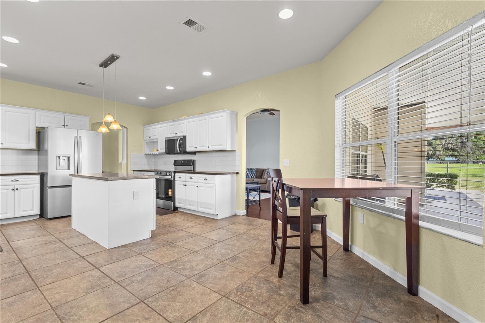 Big Kitchen with new appliances - 324 NE 300TH ST, CROSS CITY