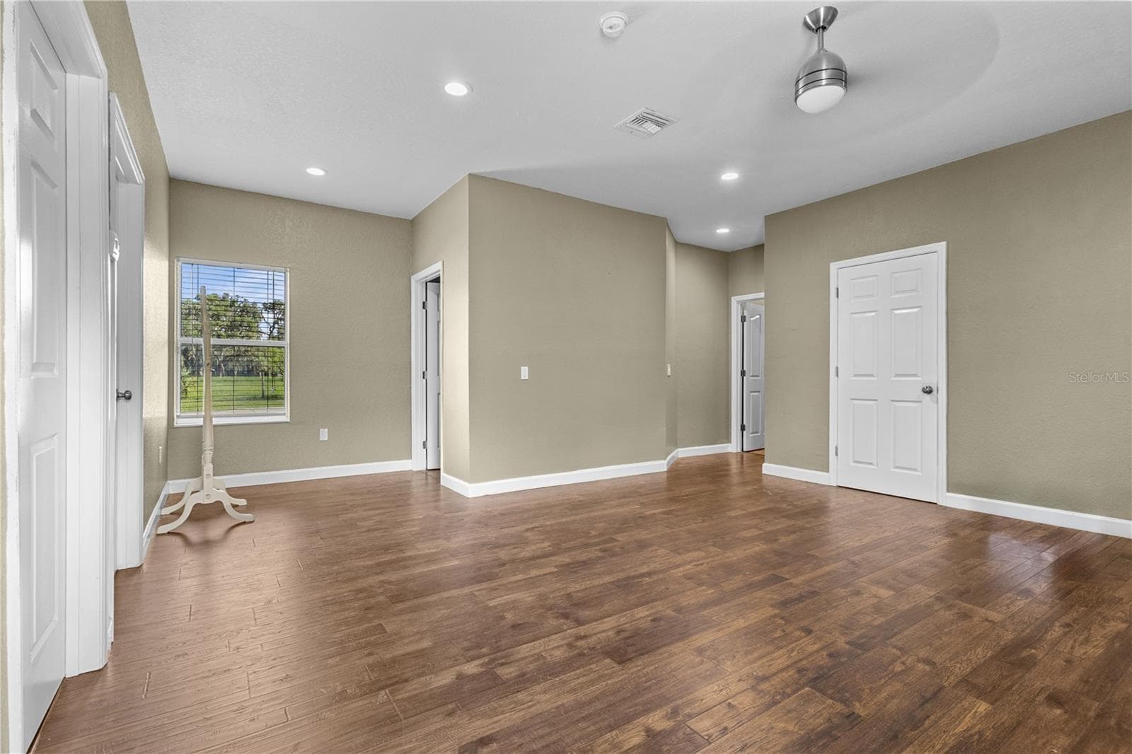 Living Room #3 - 324 NE 300TH ST, CROSS CITY