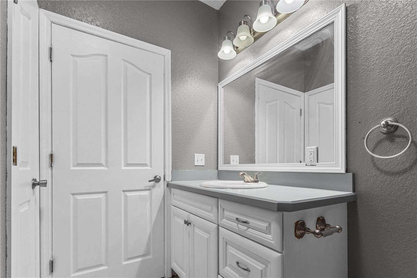 Bathroom #4 - 324 NE 300TH ST, CROSS CITY