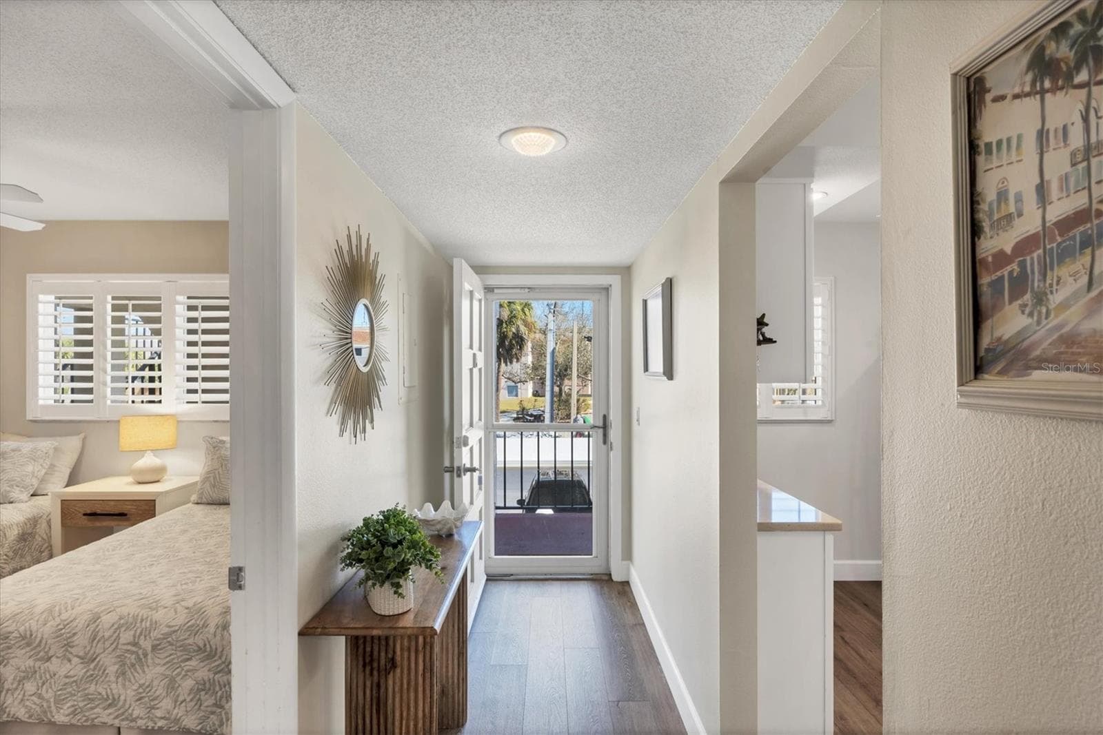 Bright foyer - 210 SANTA MARIA ST #248, VENICE