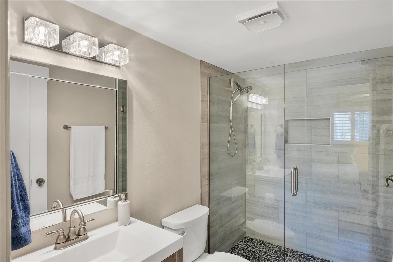 Beautifully updated ensuite bath - 210 SANTA MARIA ST #248, VENICE