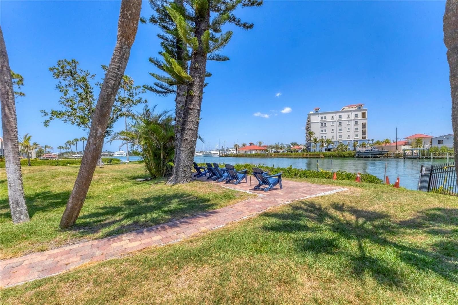 Beautiful green space - 210 SANTA MARIA ST #248, VENICE
