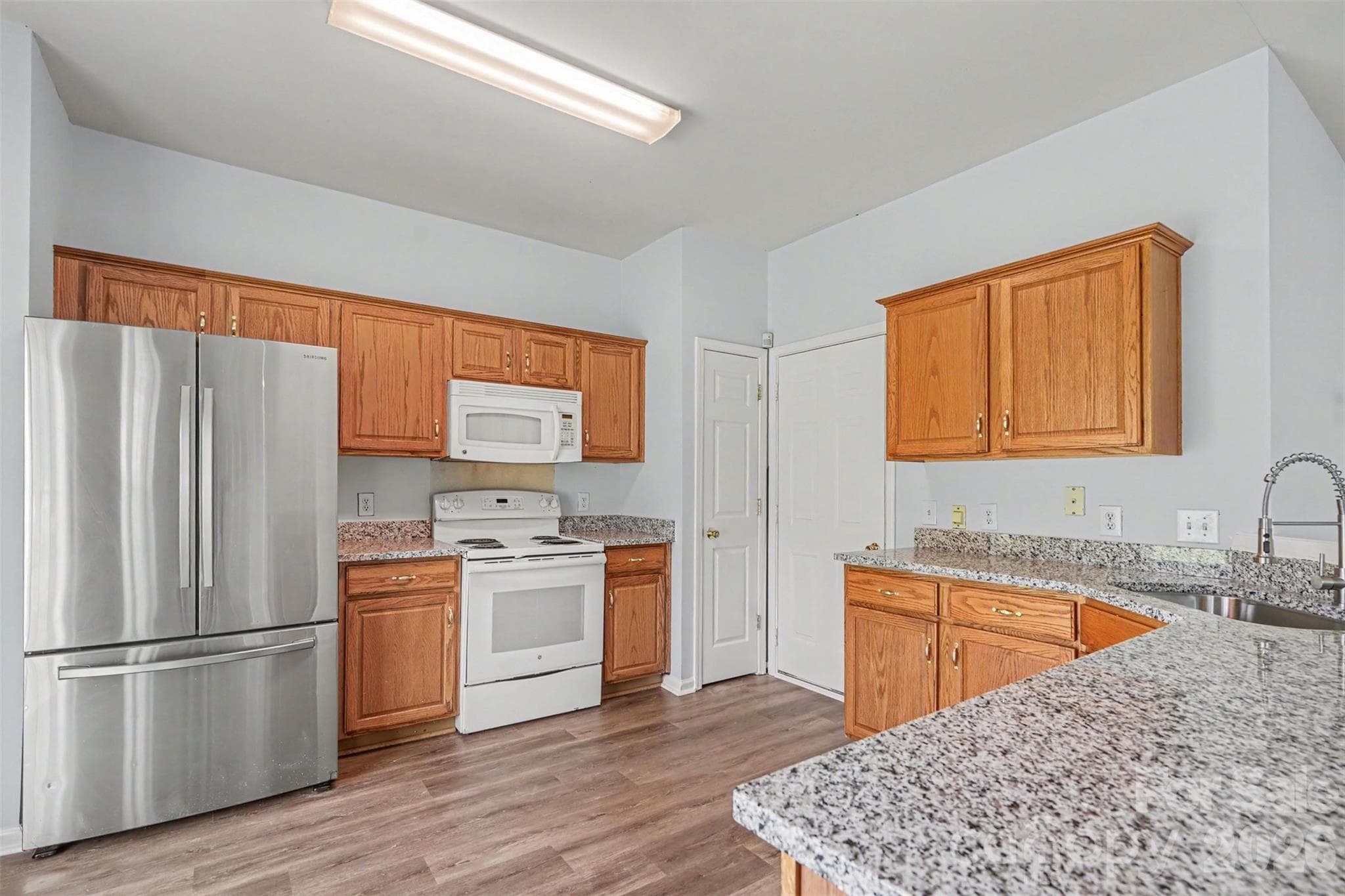 Single Family Residence at 2410 Normancrest Court, Charlotte, photo 7 of 23