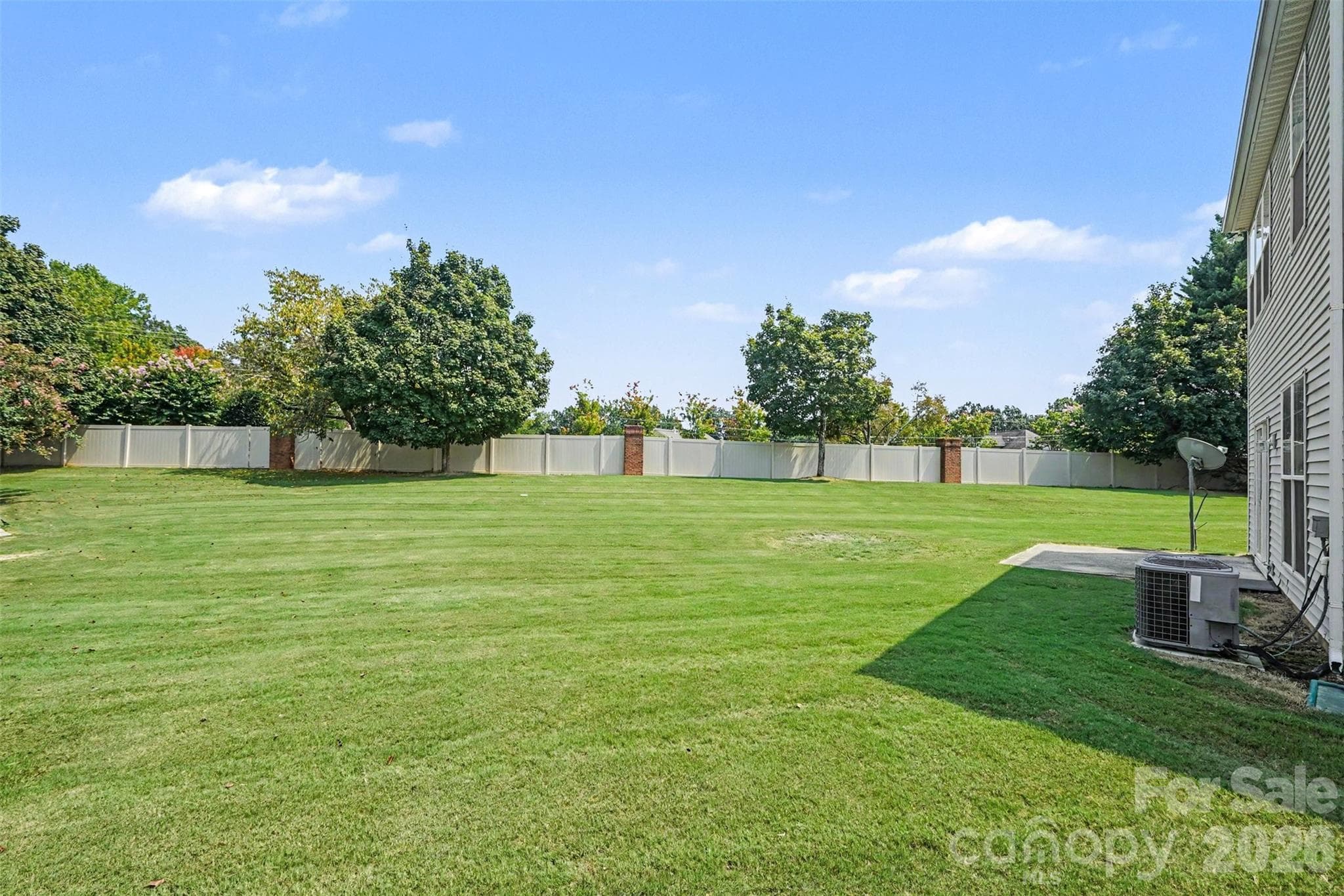 Single Family Residence at 2410 Normancrest Court, Charlotte, photo 22 of 23