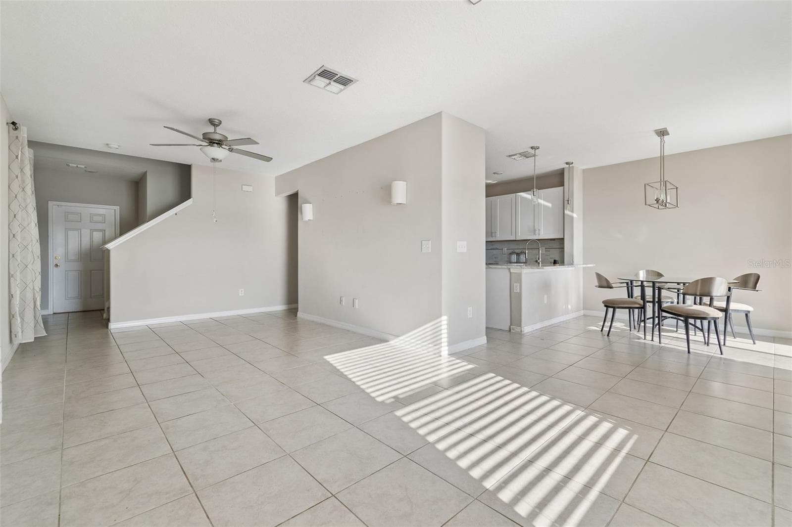 Single Family Residence at 4410 SUMMER SAVORY ST, TAMPA, photo 4 of 64