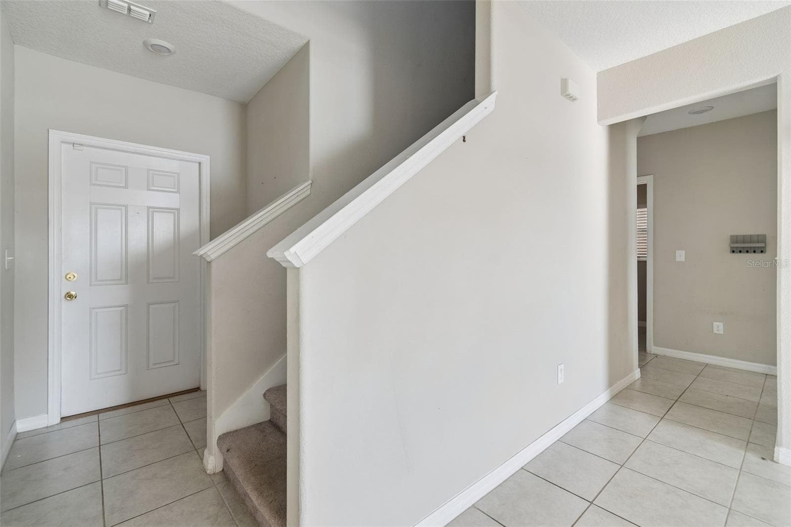 Single Family Residence at 4410 SUMMER SAVORY ST, TAMPA, photo 8 of 64