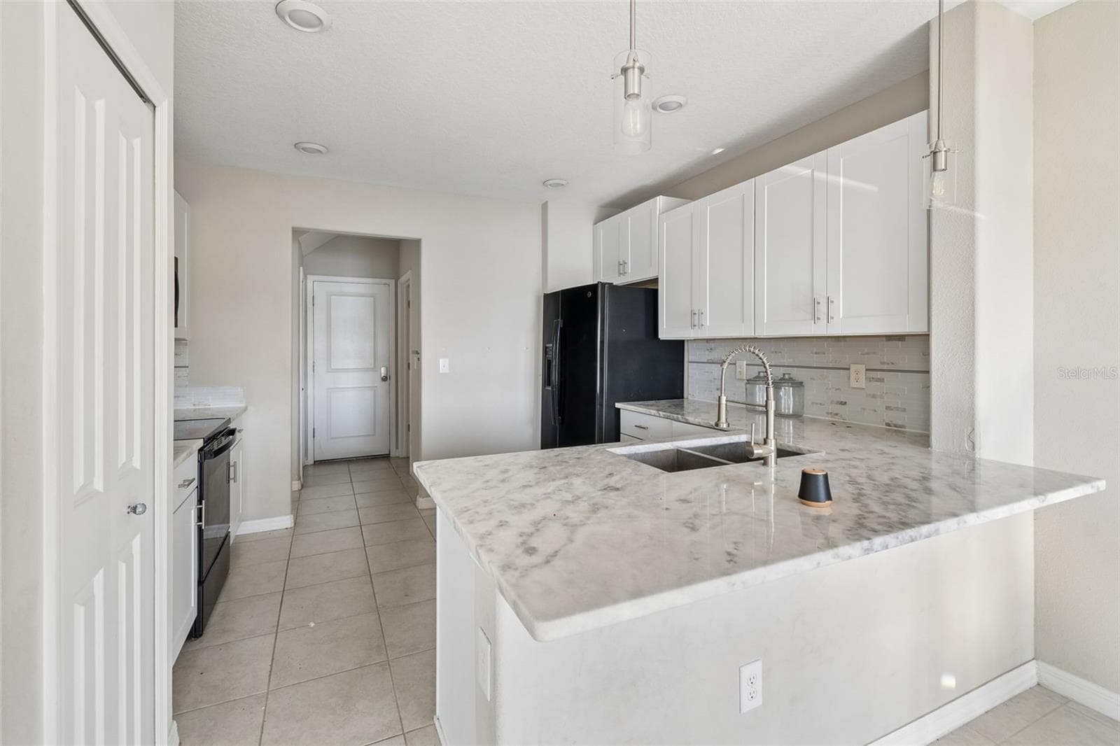 Single Family Residence at 4410 SUMMER SAVORY ST, TAMPA, photo 12 of 64