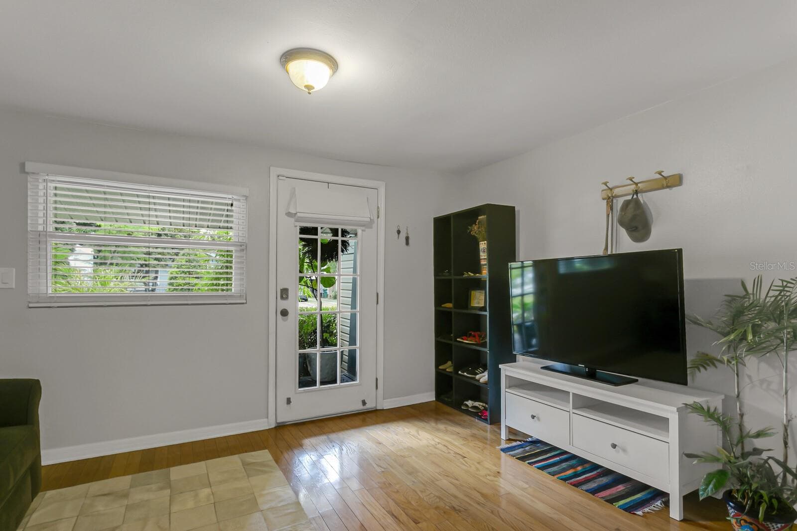 Entry Foyer/Den - 918 W BRADDOCK ST, TAMPA