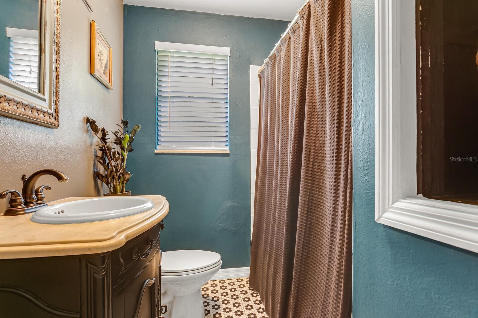 Bathroom #2, w/Tub-Shower - 918 W BRADDOCK ST, TAMPA
