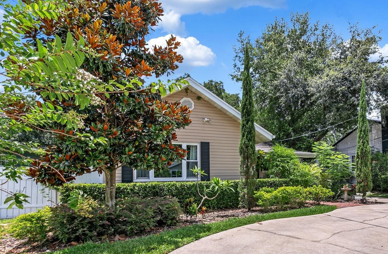 Front - 918 W BRADDOCK ST, TAMPA