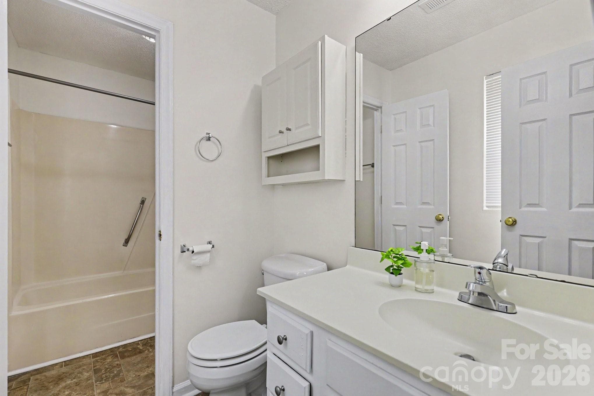 Single Family Residence at 2208 Pinebrook Circle, Charlotte, photo 18 of 43