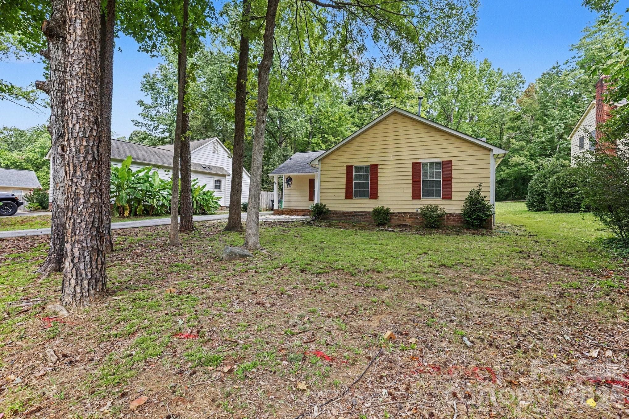 Single Family Residence at 2208 Pinebrook Circle, Charlotte, photo 3 of 43