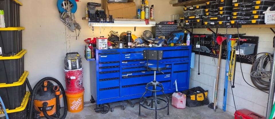 Garage storage space - 7128 64TH WAY N, PINELLAS PARK
