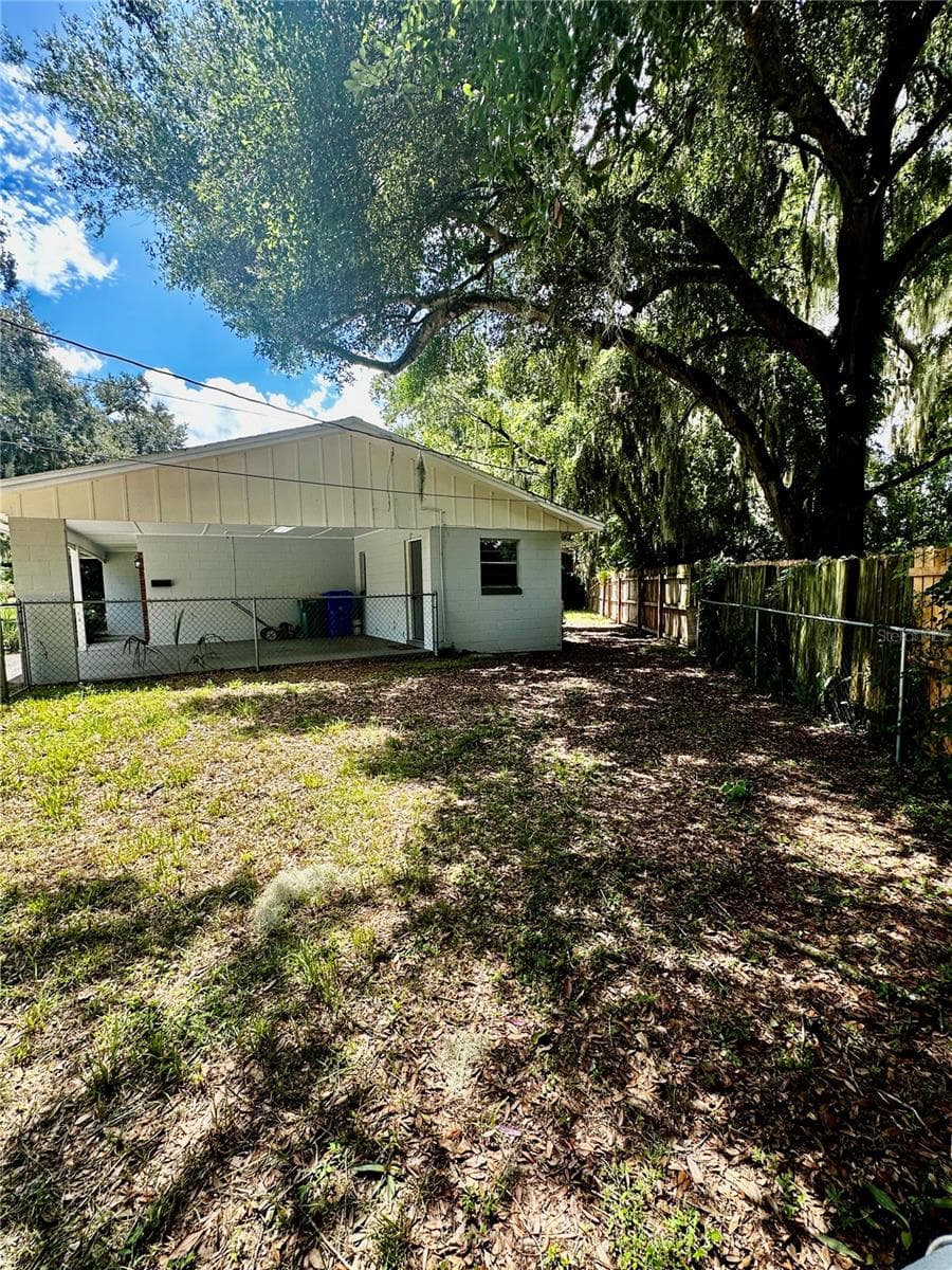 Single Family Residence at 1305 ORANGE AVE, TAVARES, photo 33 of 36