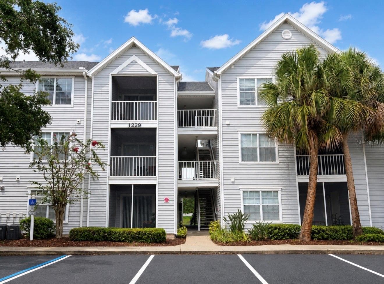 1229 BERMUDA LAKES LN #206
