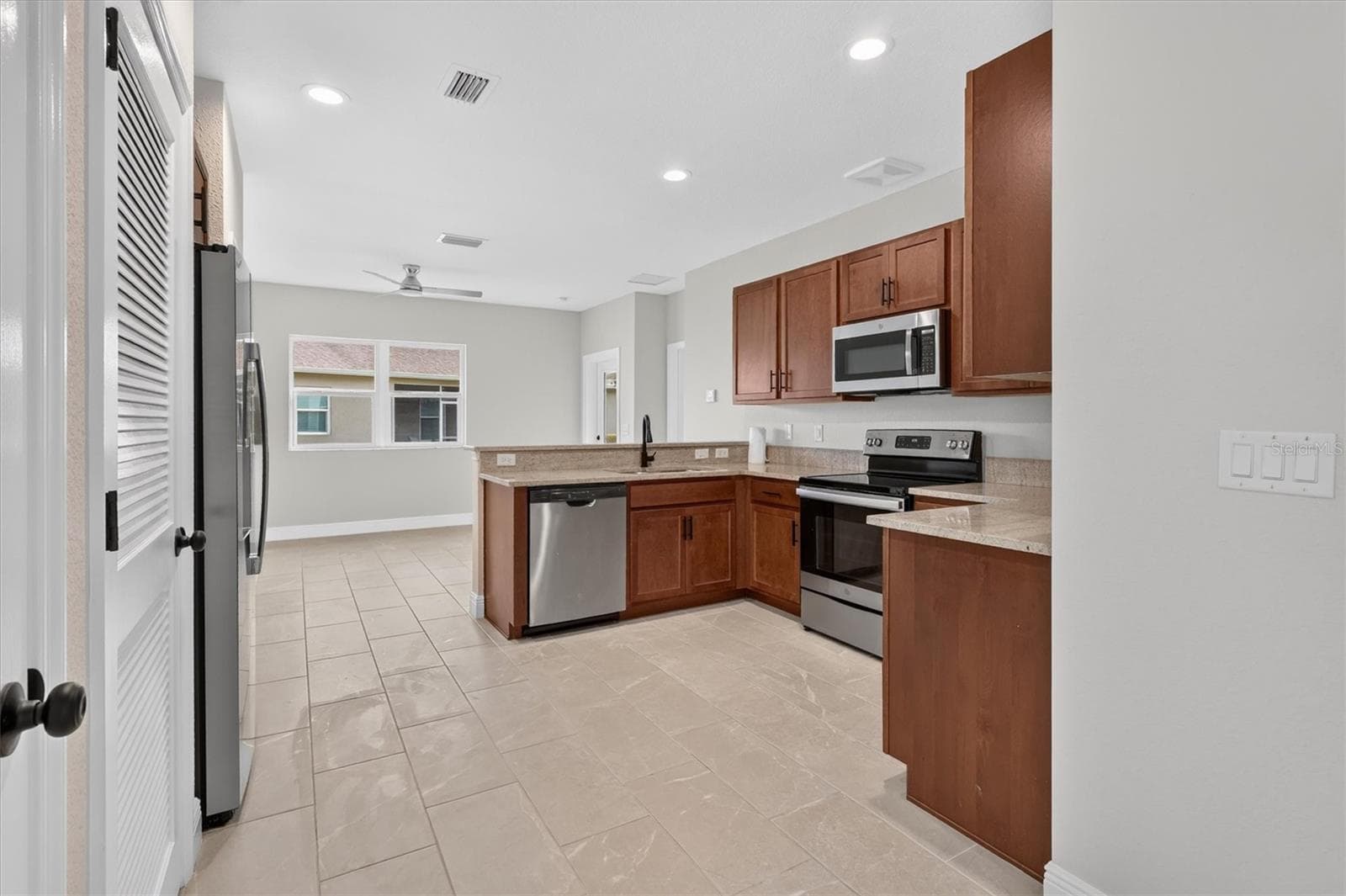 Townhouse at 968 NE TRAILSIDE RUN, PORT ST LUCIE, photo 12 of 32