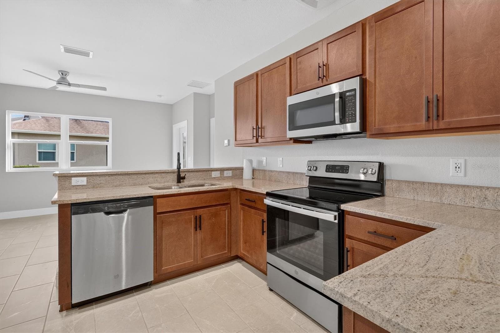 Townhouse at 968 NE TRAILSIDE RUN, PORT ST LUCIE, photo 13 of 32