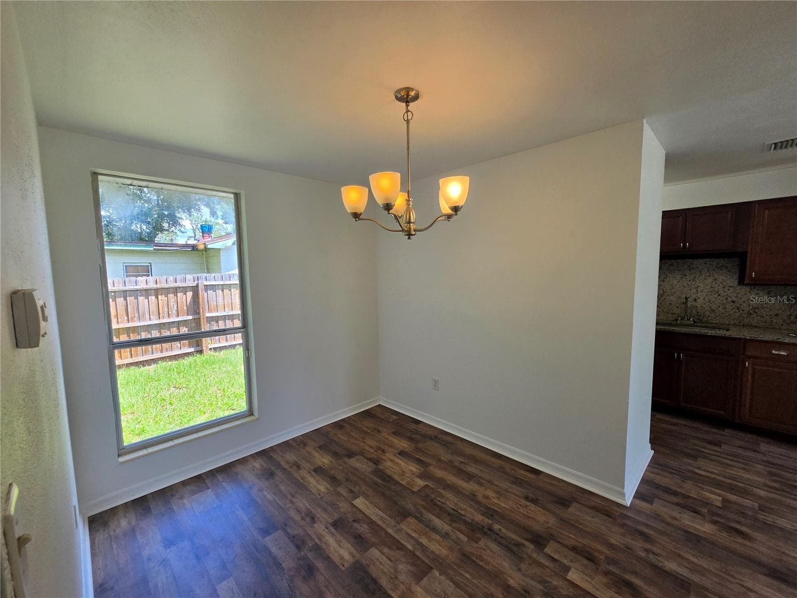 Single Family Residence at 1500 CREST AVE, LEESBURG, photo 7 of 23