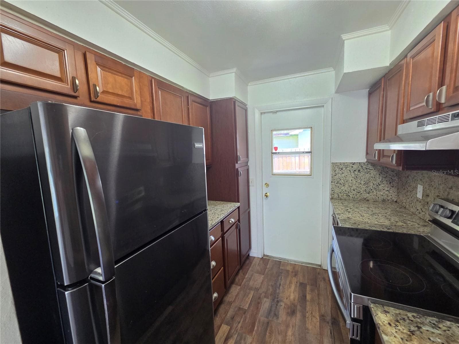 Single Family Residence at 1500 CREST AVE, LEESBURG, photo 9 of 23