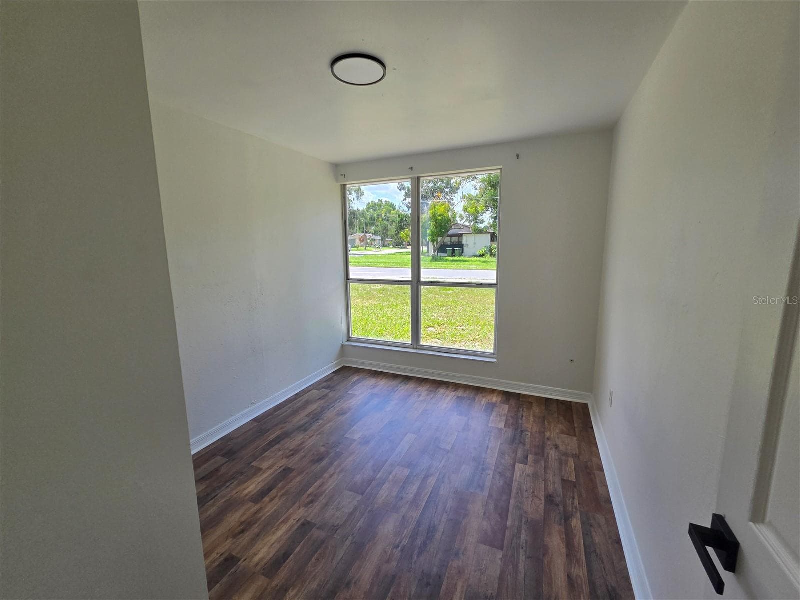Single Family Residence at 1500 CREST AVE, LEESBURG, photo 16 of 23