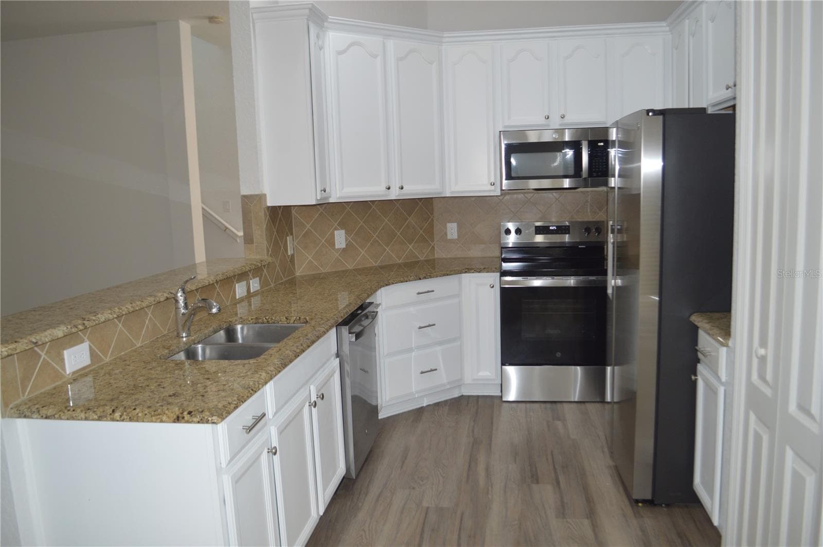 Single Family Residence at 6828 HELMSLEY CIR, WINDERMERE, photo 12 of 21