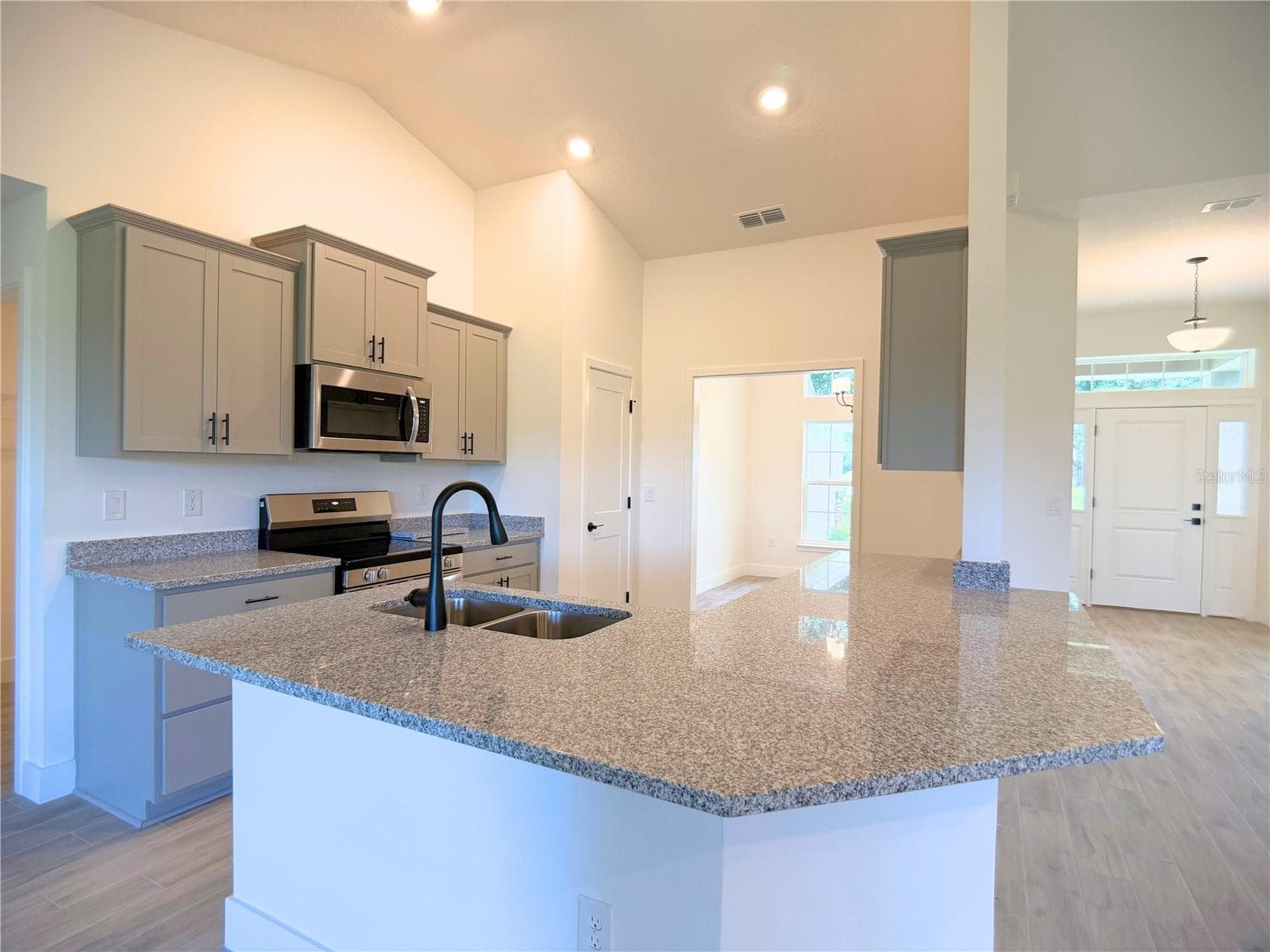 Single Family Residence at 36893 HIDDEN VIEW CIRCLE, DADE CITY, photo 6 of 34
