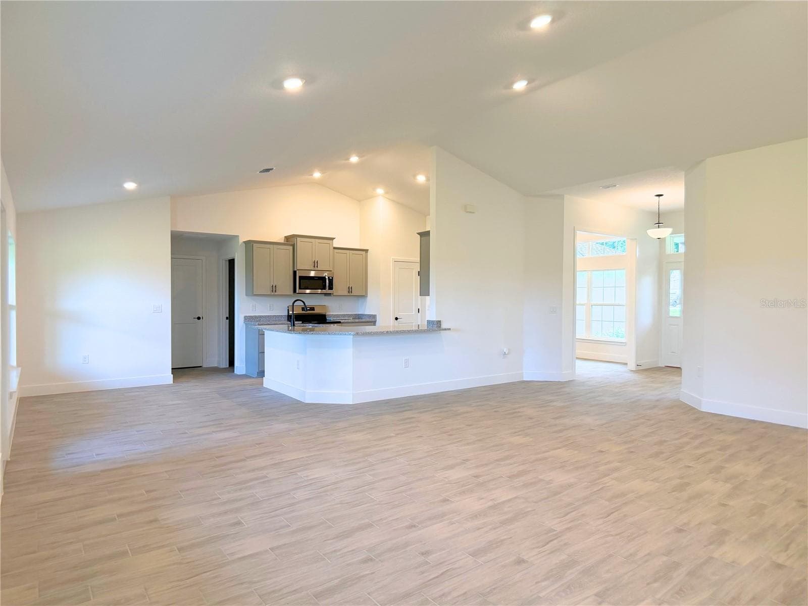 Single Family Residence at 36893 HIDDEN VIEW CIRCLE, DADE CITY, photo 9 of 34