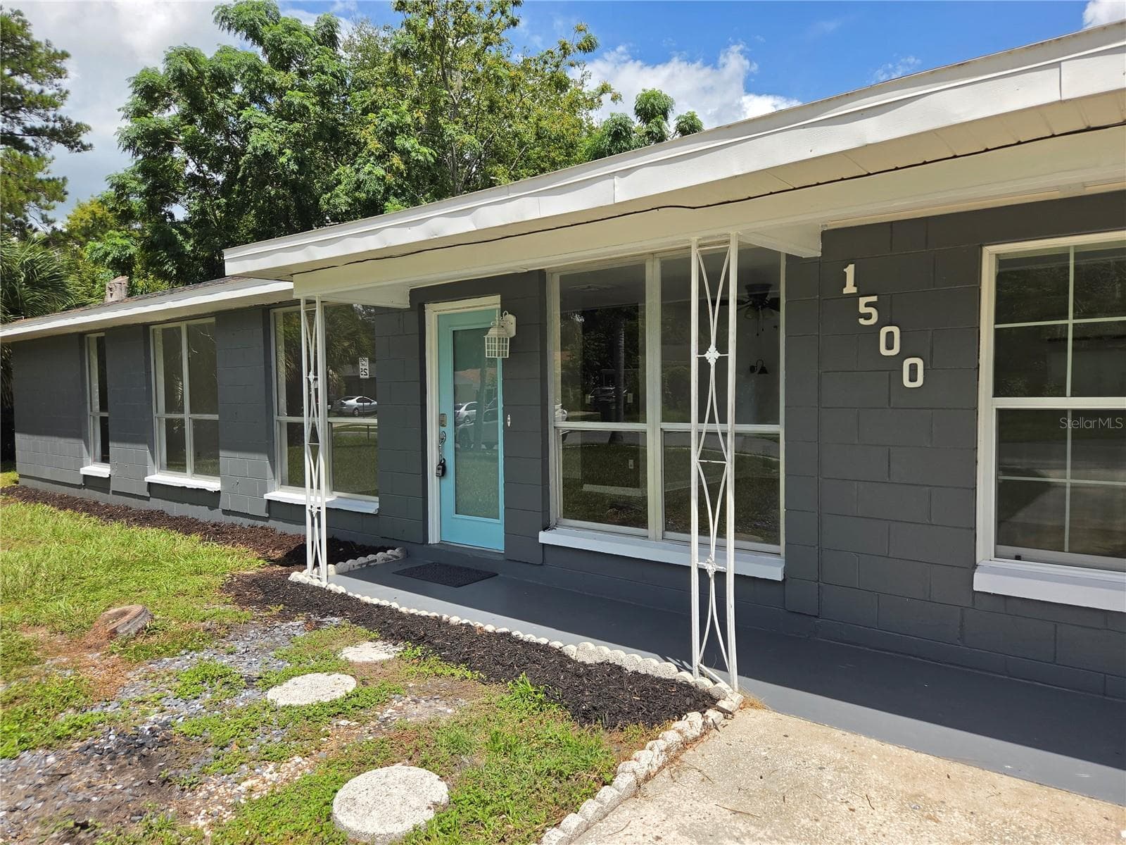 Single Family Residence at 1500 CREST AVE, LEESBURG, photo 2 of 23