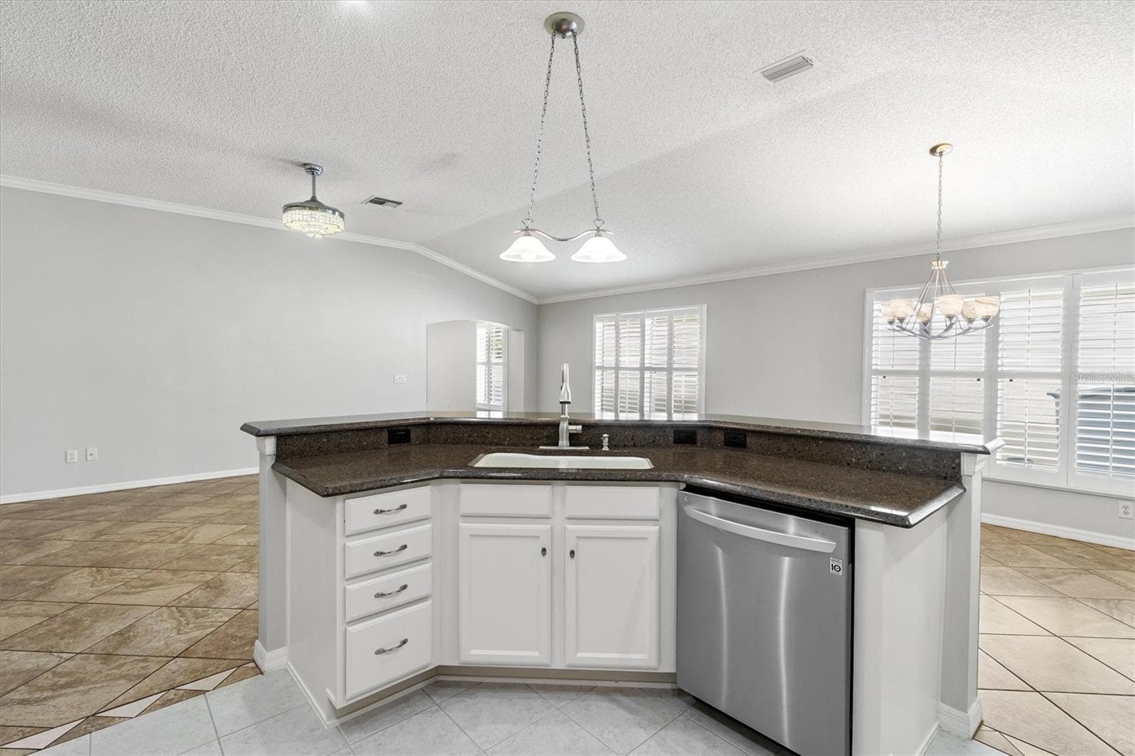 Villa at 1068 BURNETTOWN PL, THE VILLAGES, photo 13 of 43