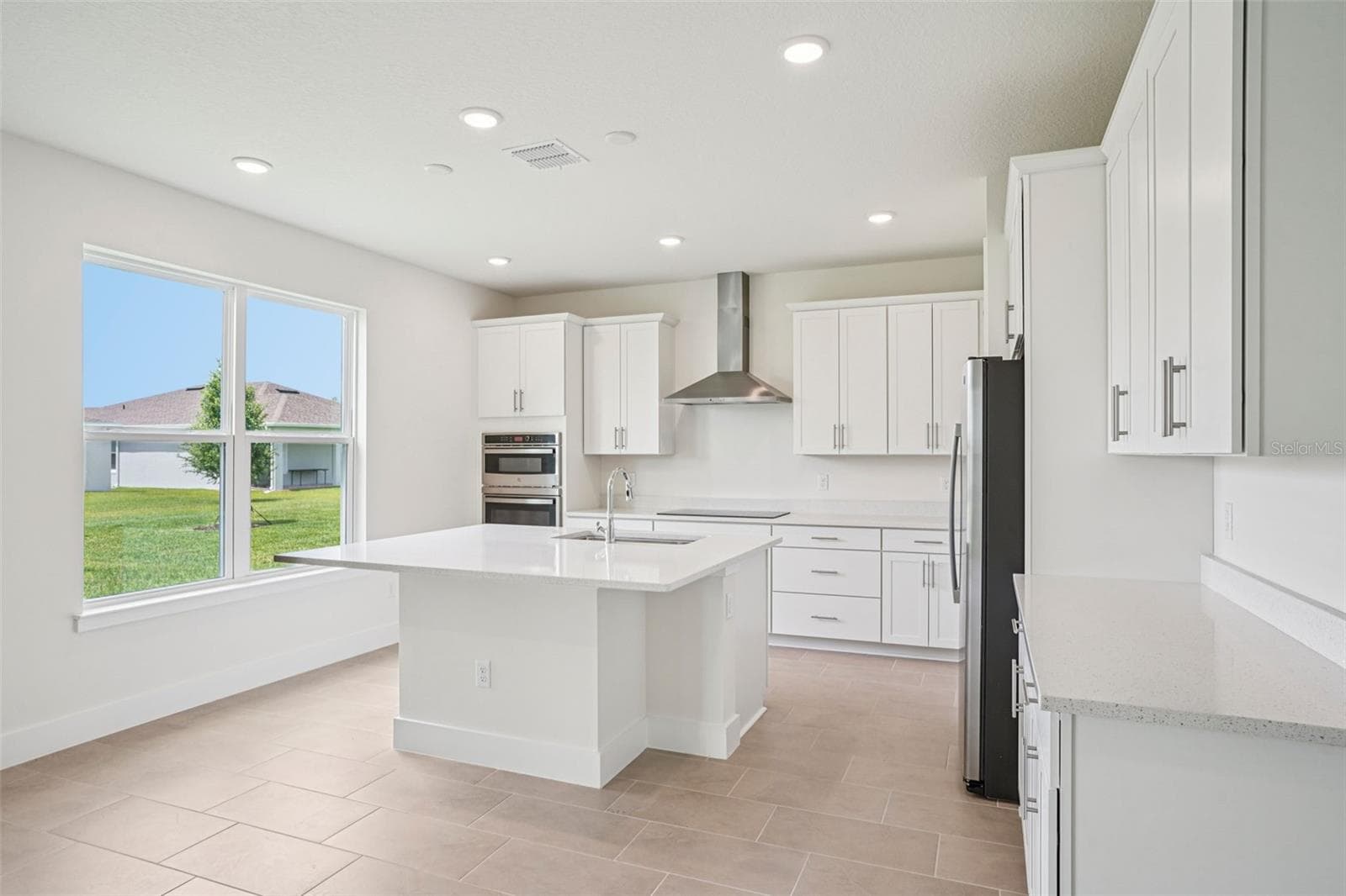 Single Family Residence at 30333 EMERALD FOREST DR, MOUNT DORA, photo 4 of 39