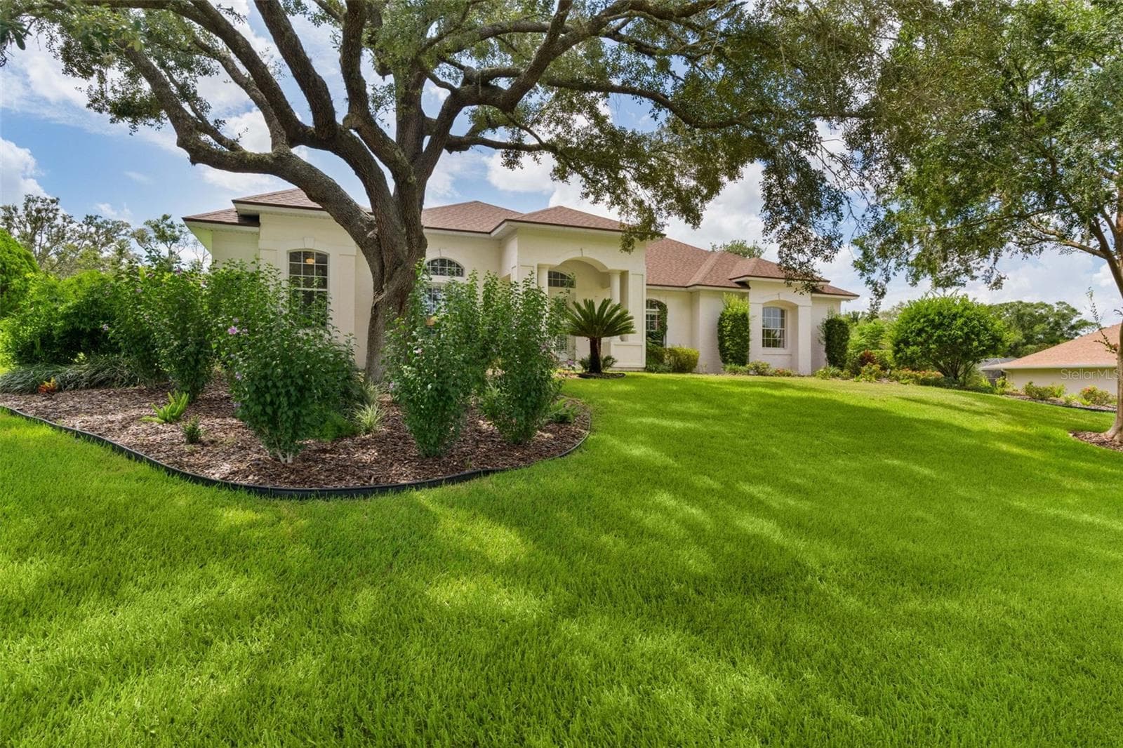 Front Exterior - 39407 TREELINE DR, LADY LAKE