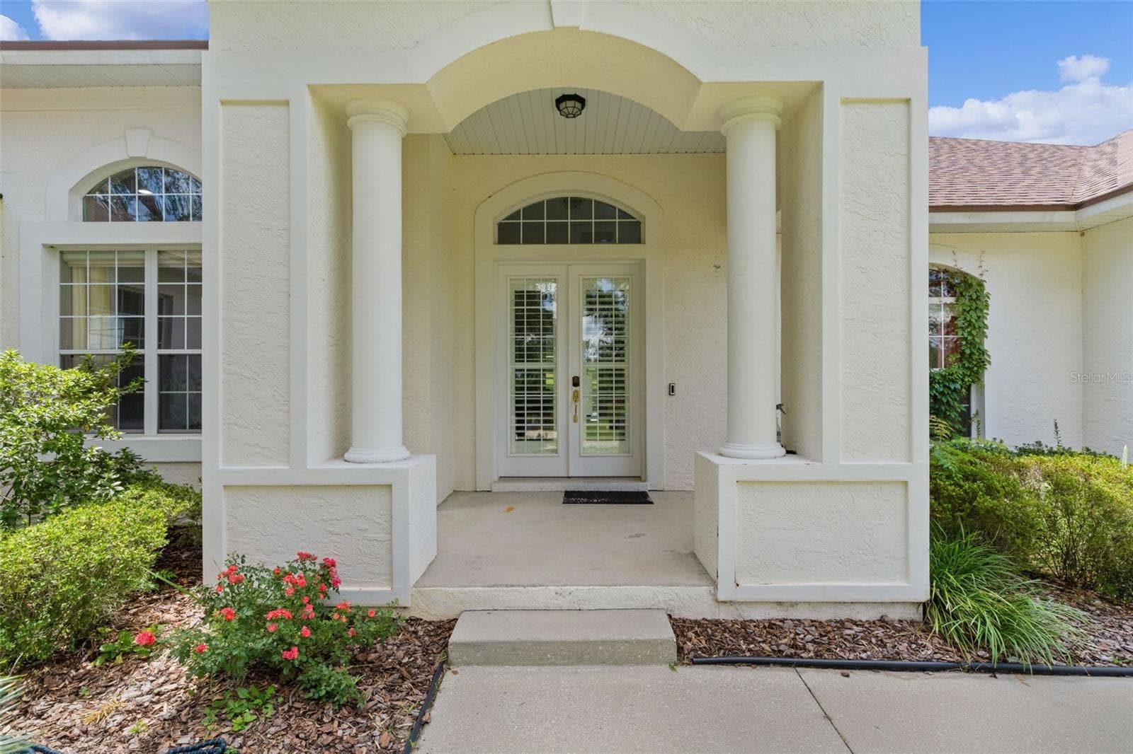 Front Exterior - 39407 TREELINE DR, LADY LAKE