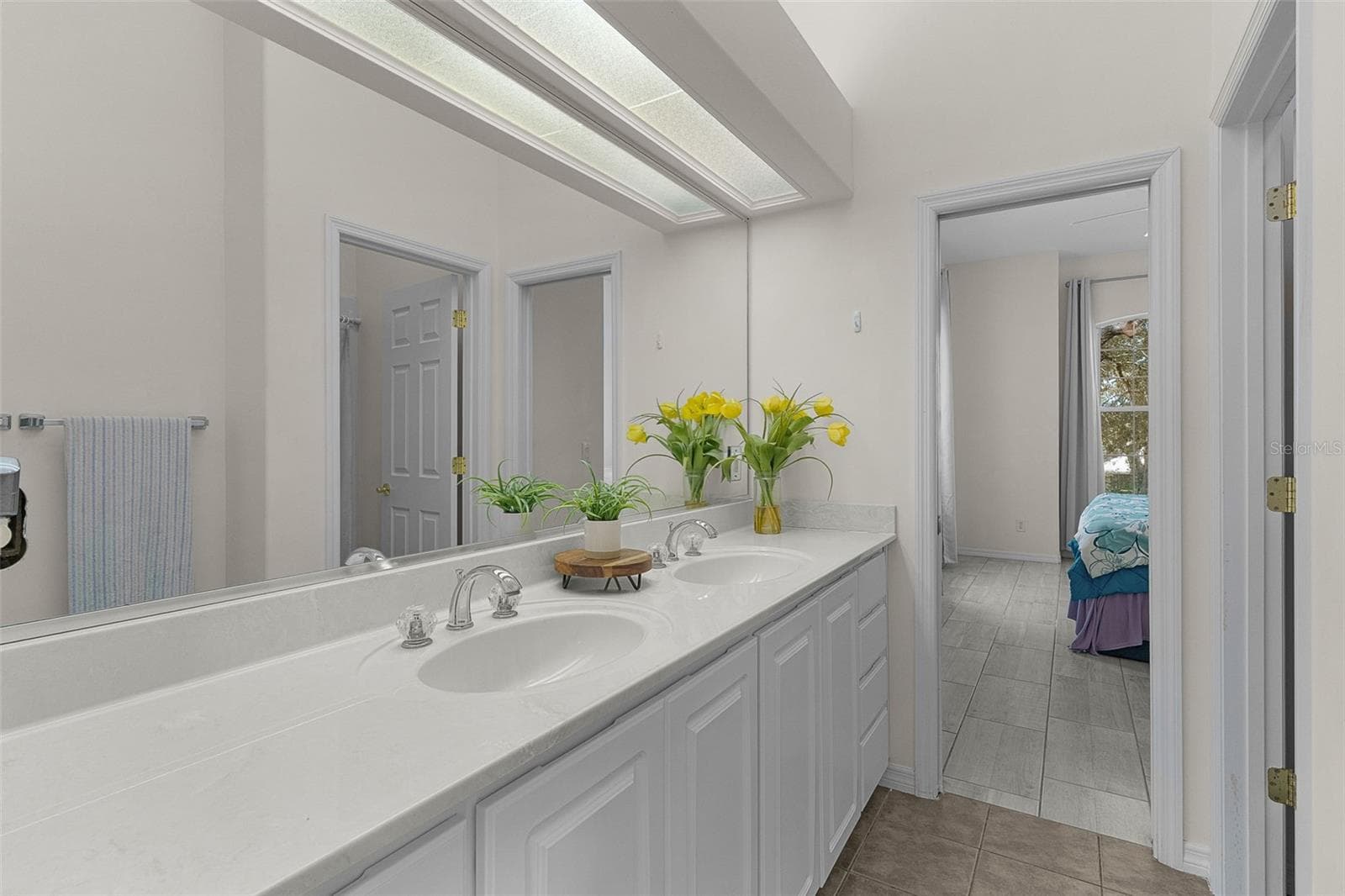 Guest Bathroom 1 - 39407 TREELINE DR, LADY LAKE