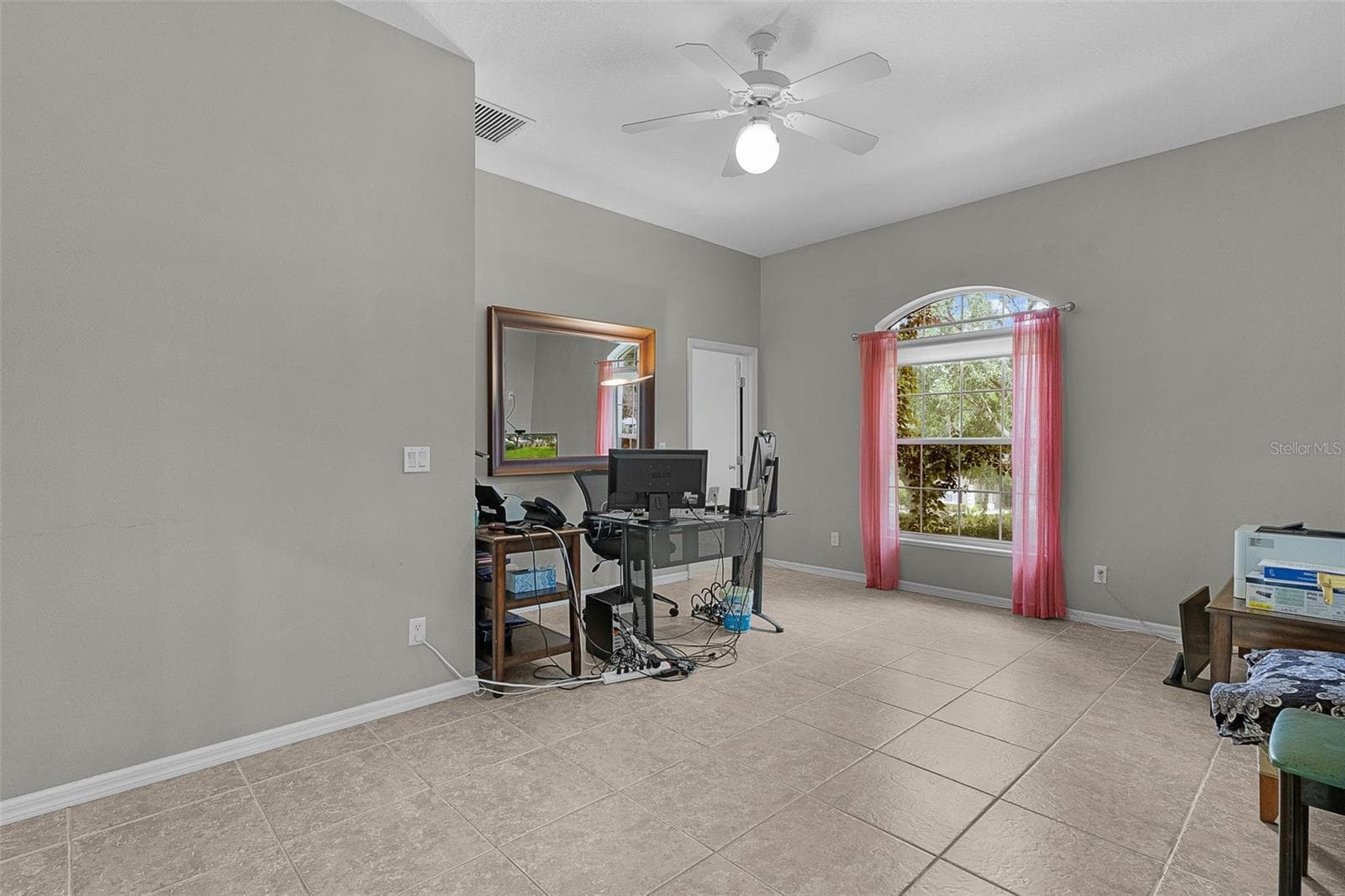 Office / Flex Room - 39407 TREELINE DR, LADY LAKE