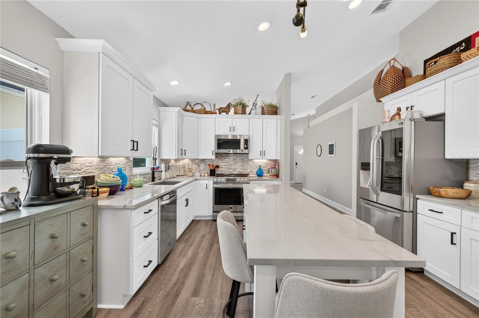 Extended Kitchen Island - 4339 NORTHERN DANCER WAY, ORLANDO