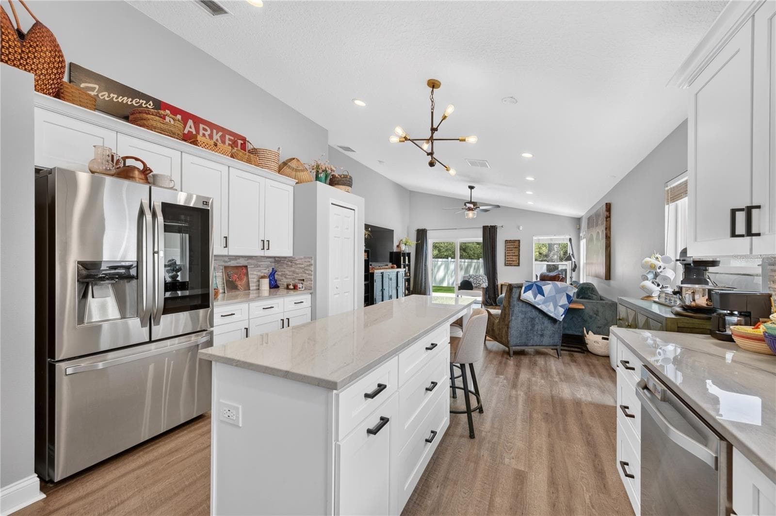 Kitchen with extended center Island - 4339 NORTHERN DANCER WAY, ORLANDO