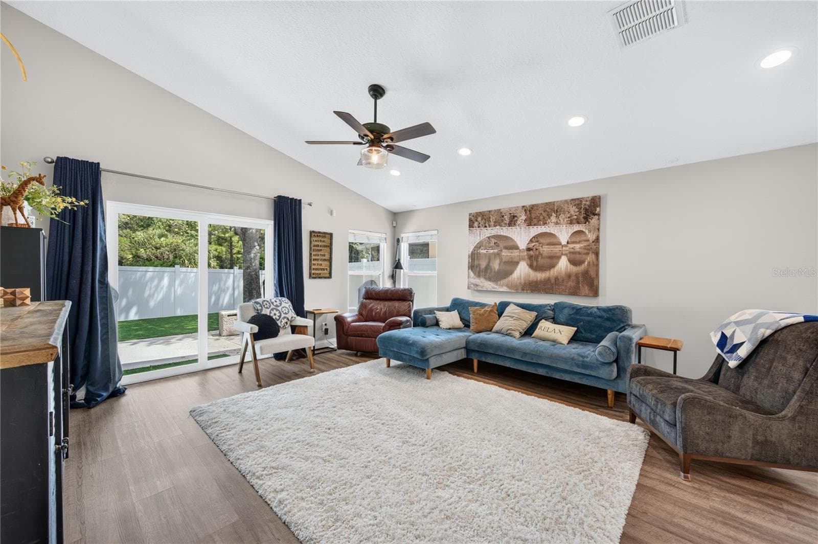 Family Room Back Yard view and High Ceilings - 4339 NORTHERN DANCER WAY, ORLANDO