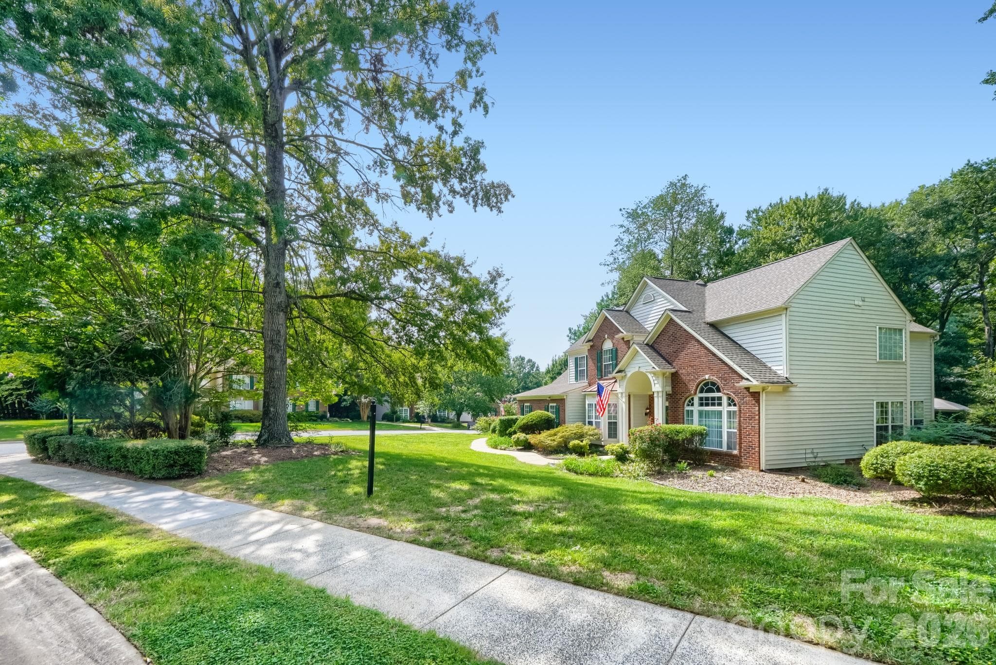 Classic Brick home in established Ballantyne community - Large corner lot - 10808 Pomerane Place, Charlotte
