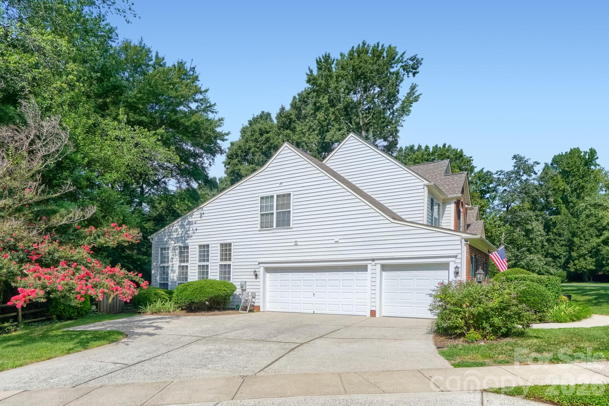 3 car garage - 10808 Pomerane Place, Charlotte