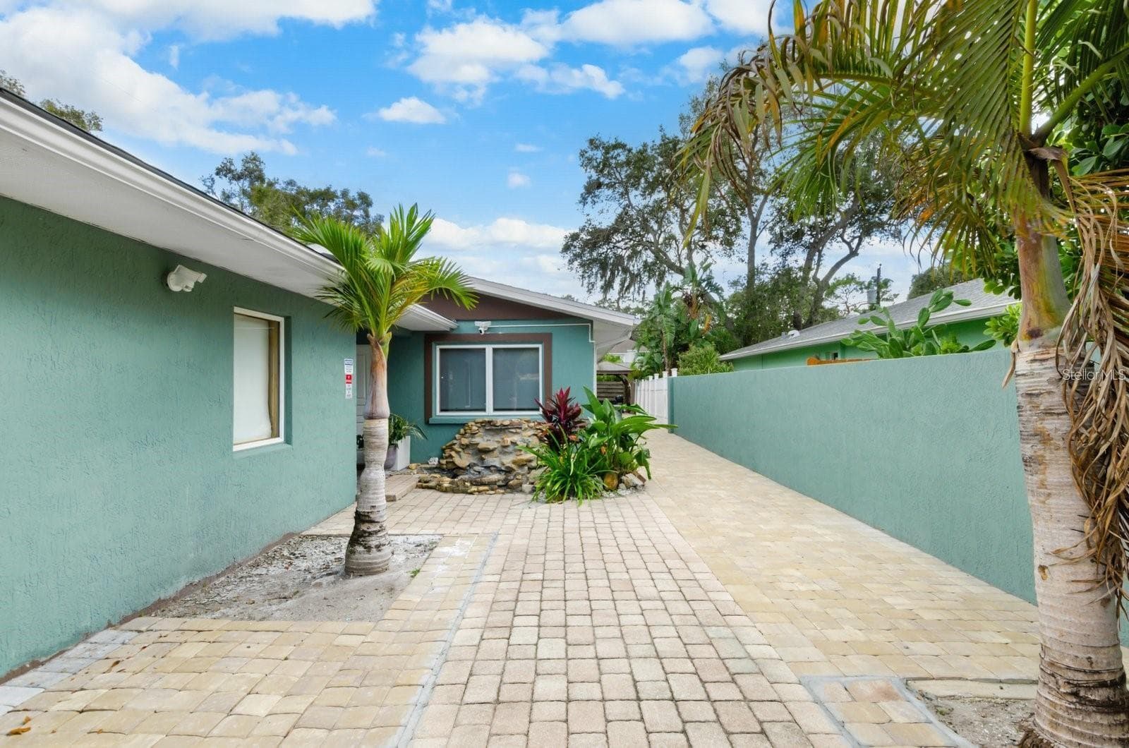 Single Family Residence at 2598 WOOD ST, SARASOTA, photo 3 of 50