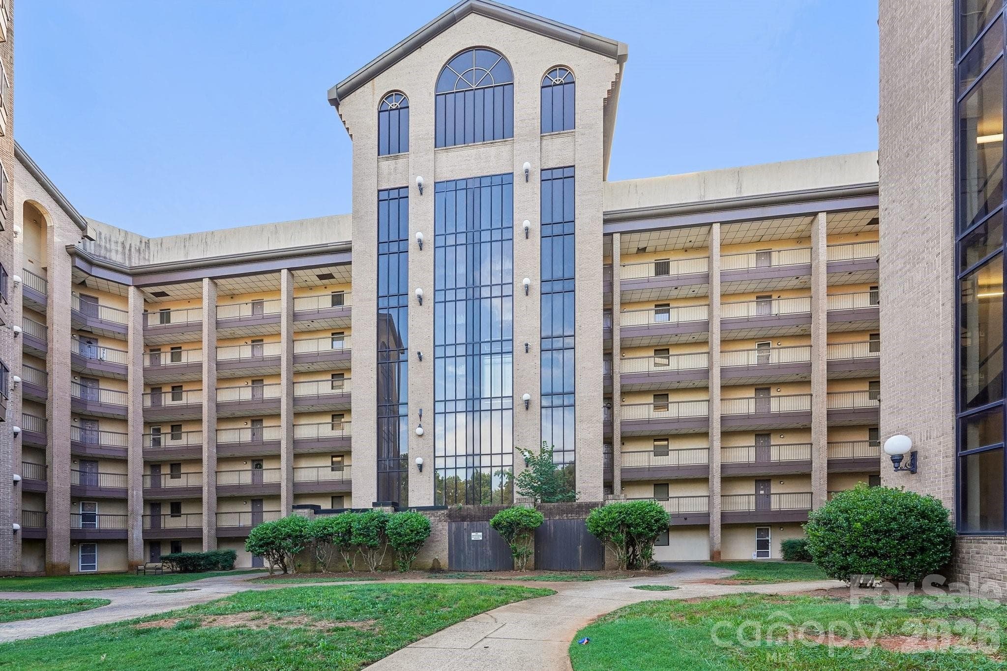 211 Heritage Boulevard
