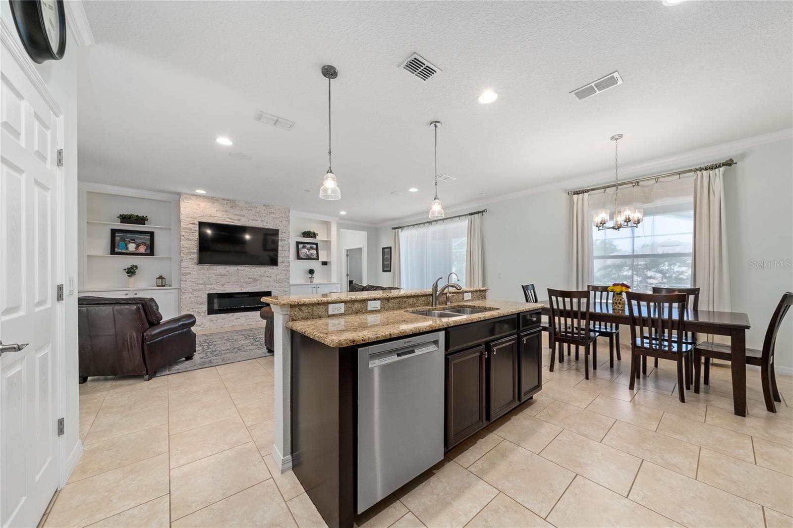 Single Family Residence at 2202 REDMARK LN, WINTER GARDEN, photo 10 of 61