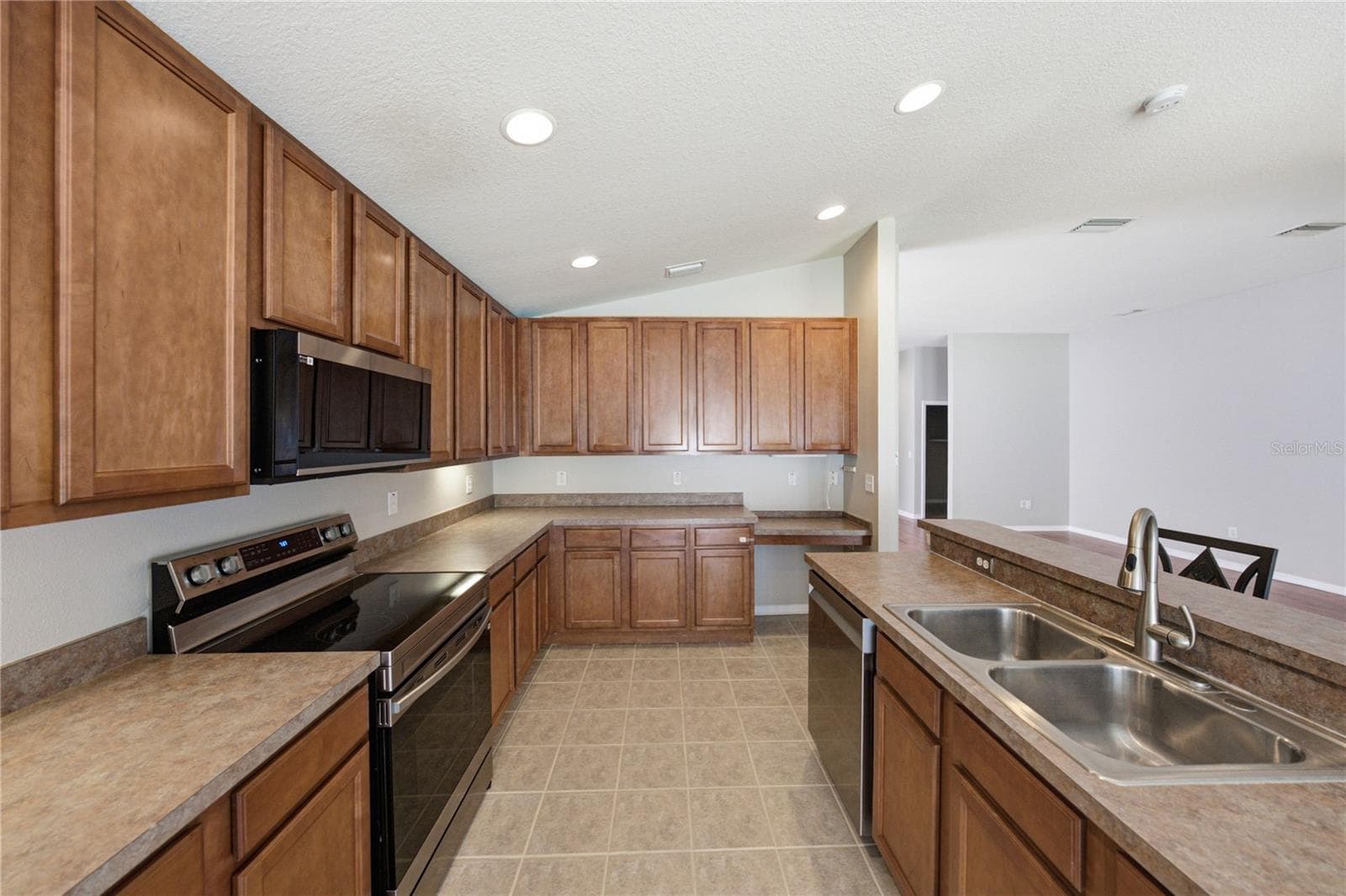 Single Family Residence at 34455 CLIFFCREEK CT, WESLEY CHAPEL, photo 38 of 62